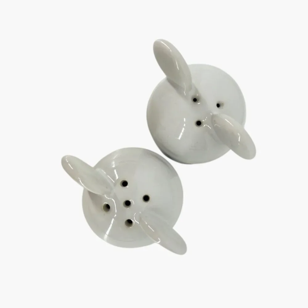 Disney Gourmet Mickey Mouse Salt & Pepper Shakers Ceramic White And‎ Blue